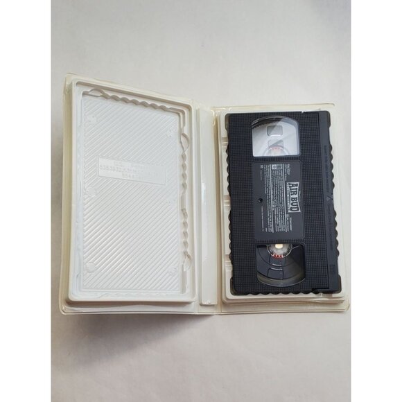 Air Bud: Golden Receiver VHS Tape 1998 Clamshell - Picture 4 of 6